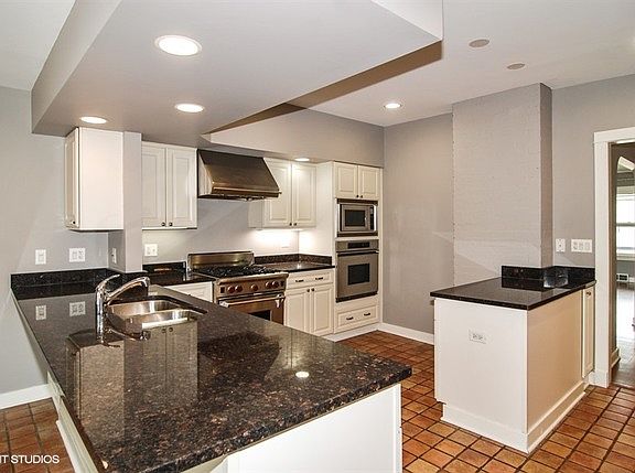 5th image of 614 Thomas Ave