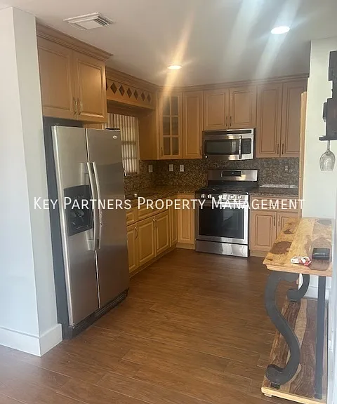 16001 SW 140th Ct — Photo 3
