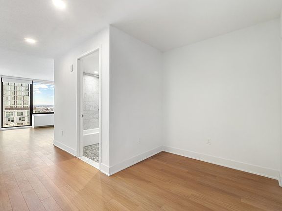 3rd image of 662 Pacific St #16L