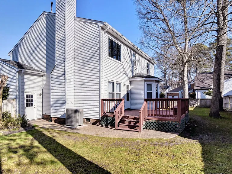 802 Marquette Ct — Photo 30