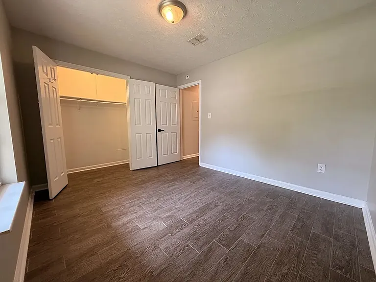 145 Cumberland Ct — Photo 7