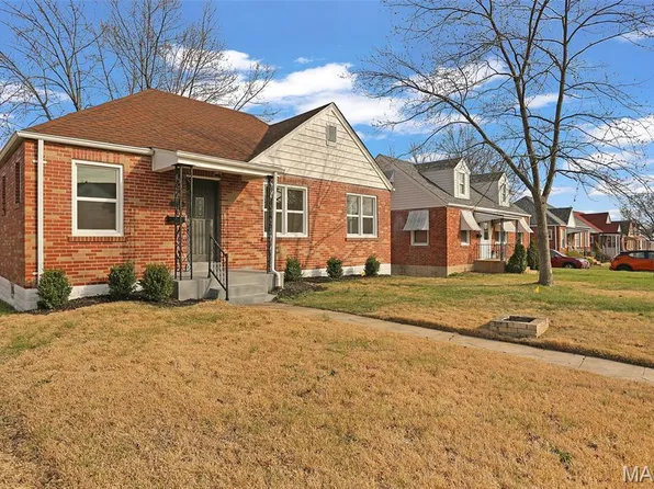8636 Charlton Ln, Saint Louis, MO 63123