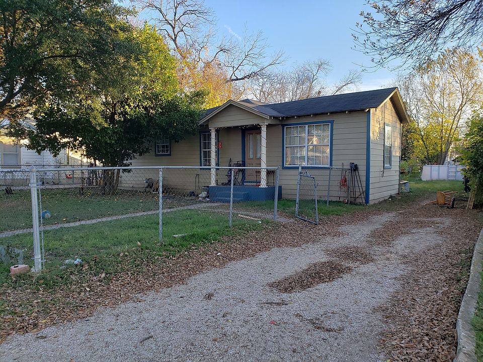 1st image of 826 Hoover Ave