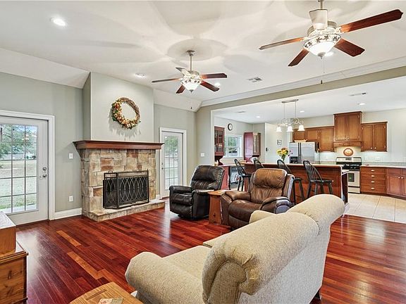 3rd image of 47087 Rivergate Dr