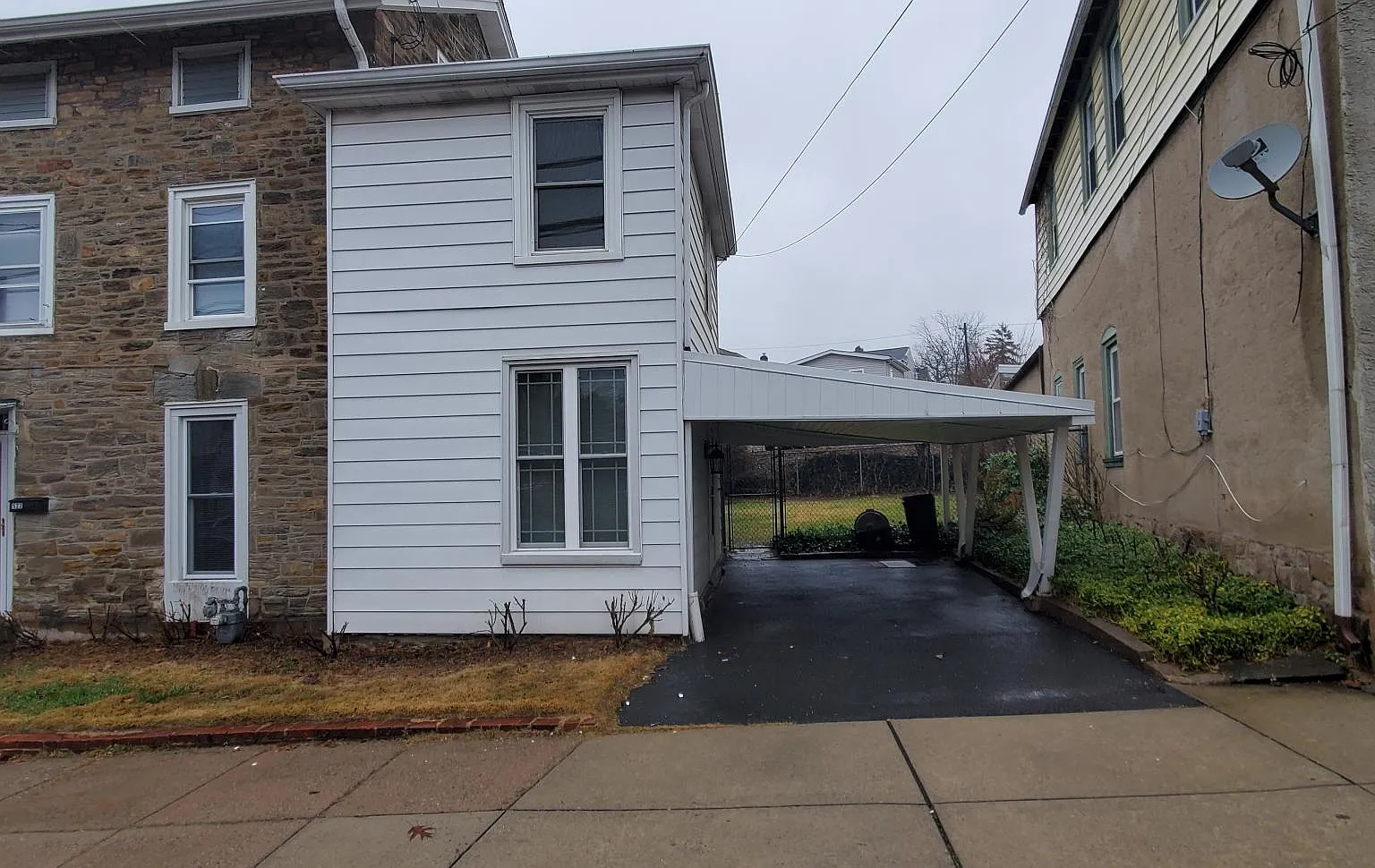 3 bed, 1.5 bath, 1816 sqft, $2,995 — Photo 1