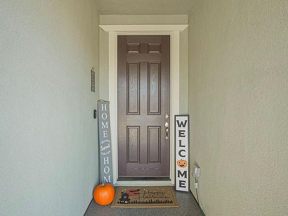 4th image of 1600 Lantern Way