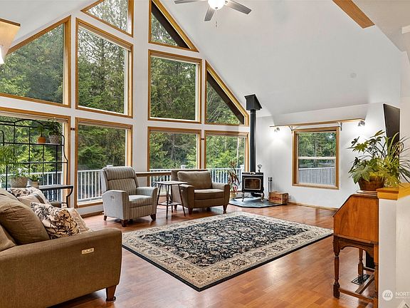 4th image of 3637 SE Engledow Lane