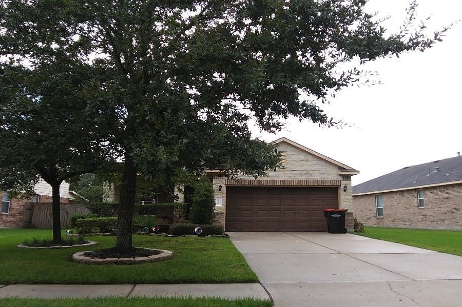 1st image of 21420 Surrey Glen Ct