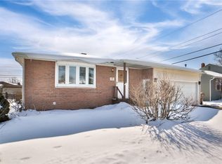 7 E Toulon Dr, Buffalo, NY 14227