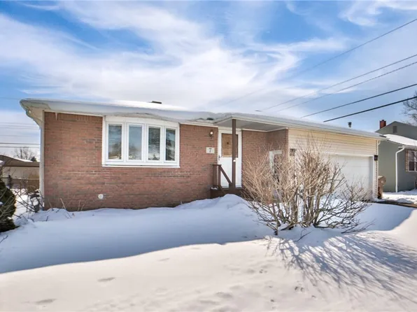 7 E Toulon Dr, Buffalo, NY 14227