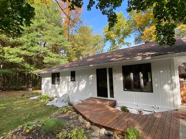 124 & 126 Heather Hills Dr, Battle Creek, MI 49015