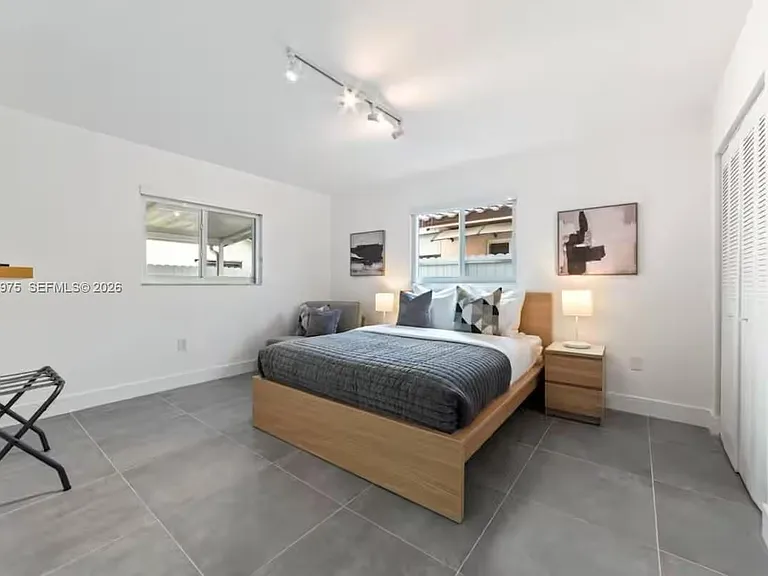 2776 W 71st Pl — Photo 17