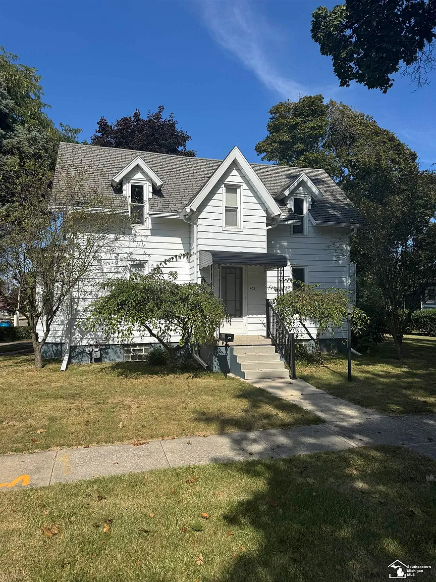 403 E 2nd St photo 1
