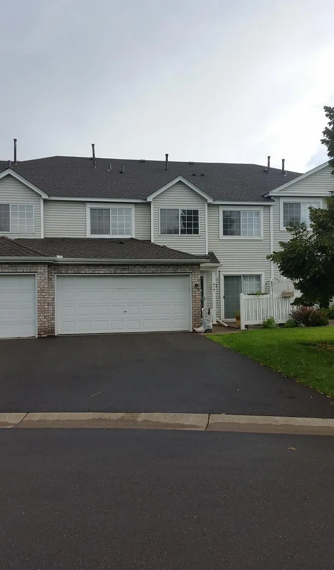2 bed, 1.5 bath, 1340 sqft, $1,950 — Photo 1