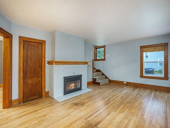 5th image of 1306 Upland Dr