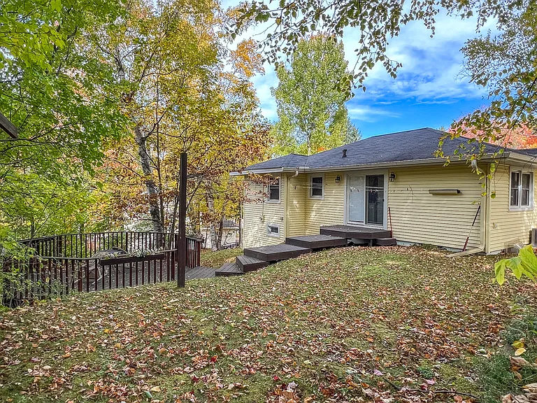 102 Raymbault Dr — Photo 10