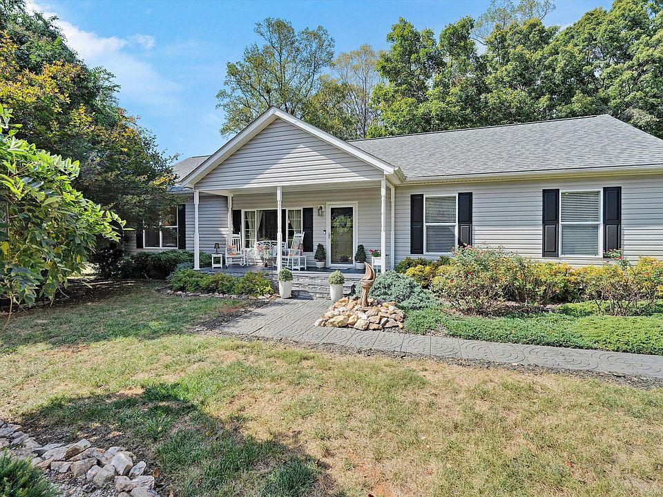 1st image of 711 Lovely Valley Rd