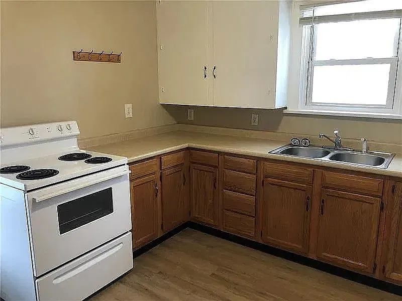 2 bed, 700 sqft, $950 — Photo 3