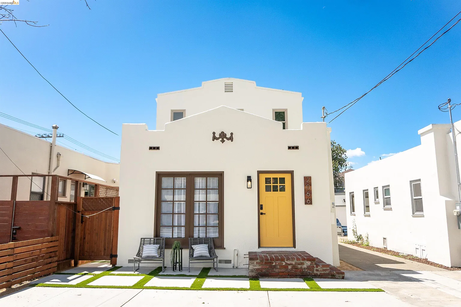 2066 Encinal Ave photo 1