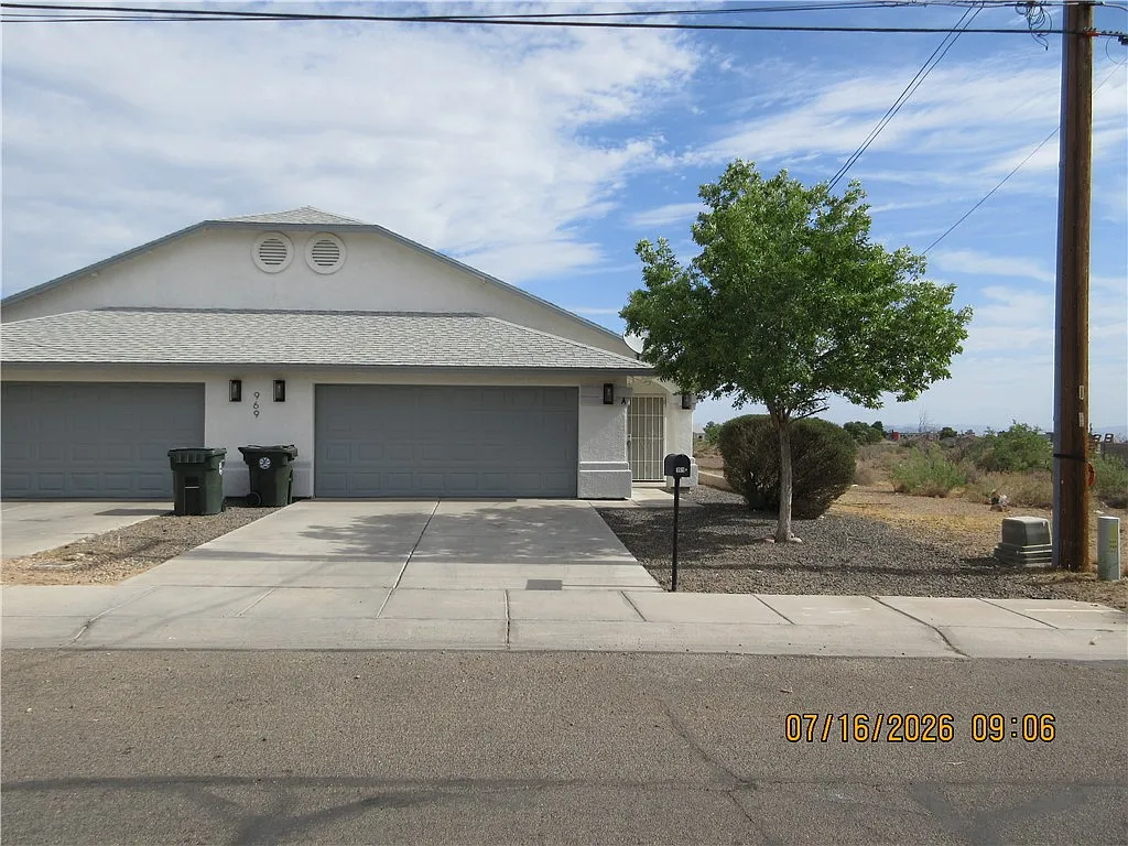 3 bed, 2.0 bath, 1301 sqft, $1,295 — Photo 1