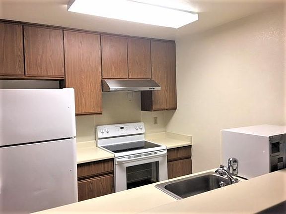 5th image of 1591 Four Oaks Cir