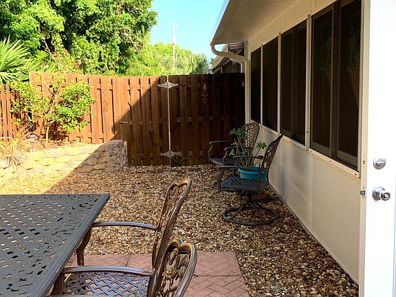 5th image of 432 Sailfish Ave #9