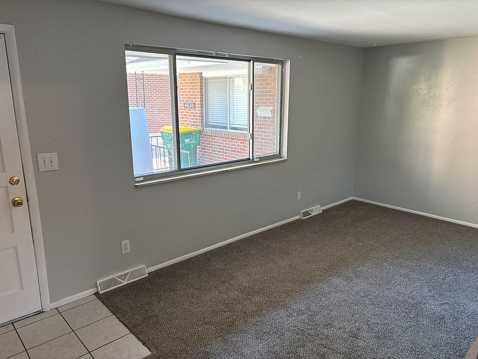 Main level living room