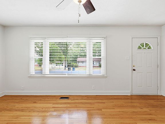 5th image of 1711 Forest Rd