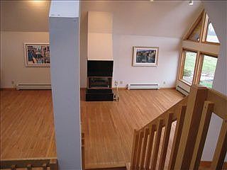 4th image of 62 Leonard St