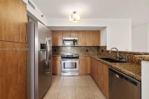 19501 E Country Club Dr Photo 1