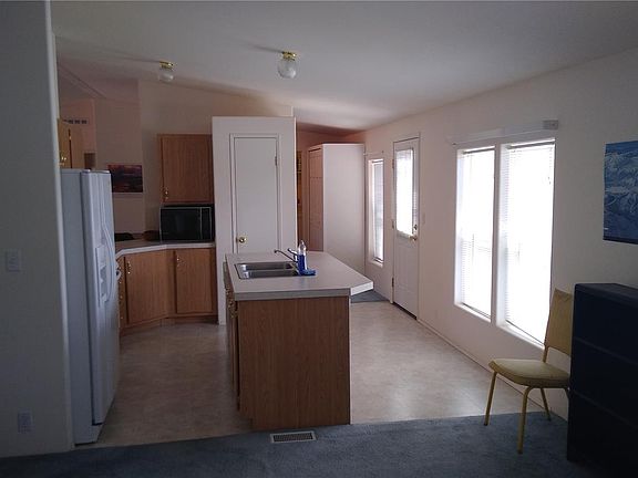 4th image of 525 E Spruce Dr