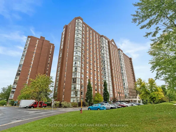 2760 Carousel Cres #1111, Ottawa, ON K1T 2N4