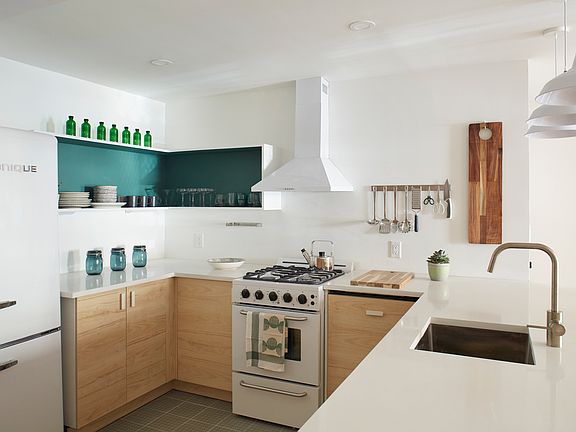 5th image of 296 Clifton Pl #1