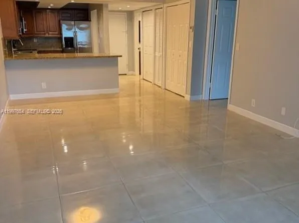 100 Lakeview Dr APT 115, Fort Lauderdale, FL 33326