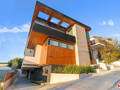 647 10th St, Hermosa Beach, CA, 90254