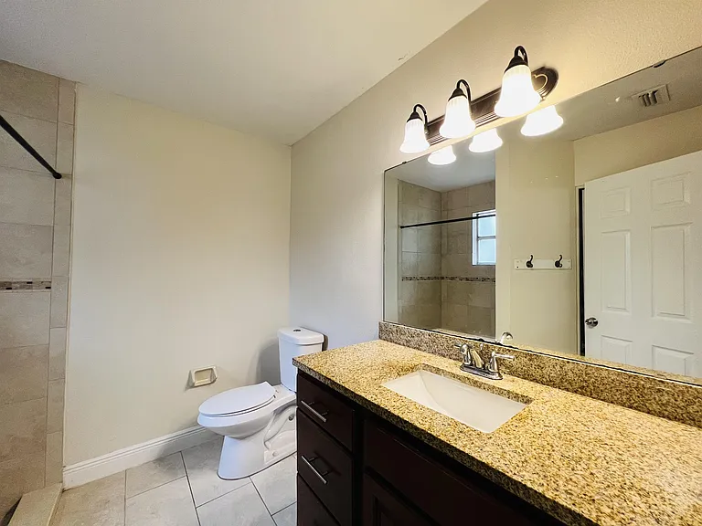612 Sherwood Oaks Cir — Photo 12