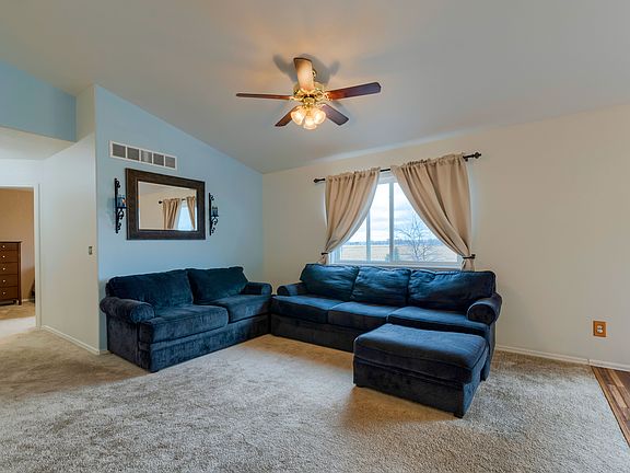 b Living Room 2 (2).jpg