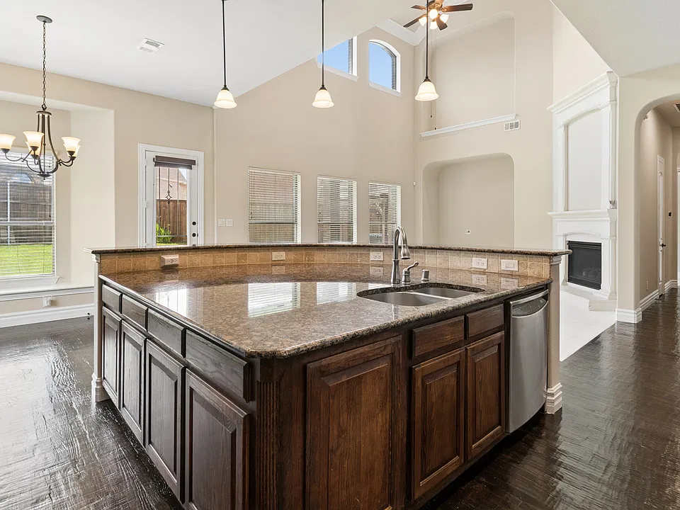 4136 Choctaw Dr