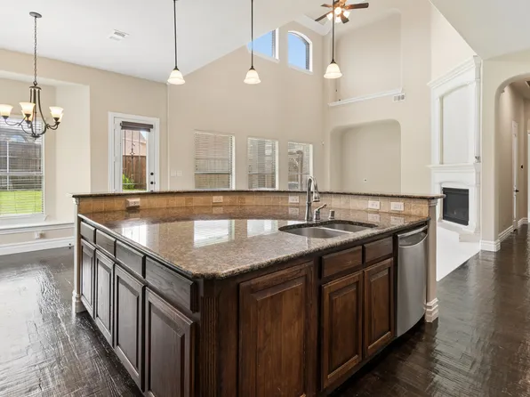 4136 Choctaw Dr, Carrollton, TX 75010