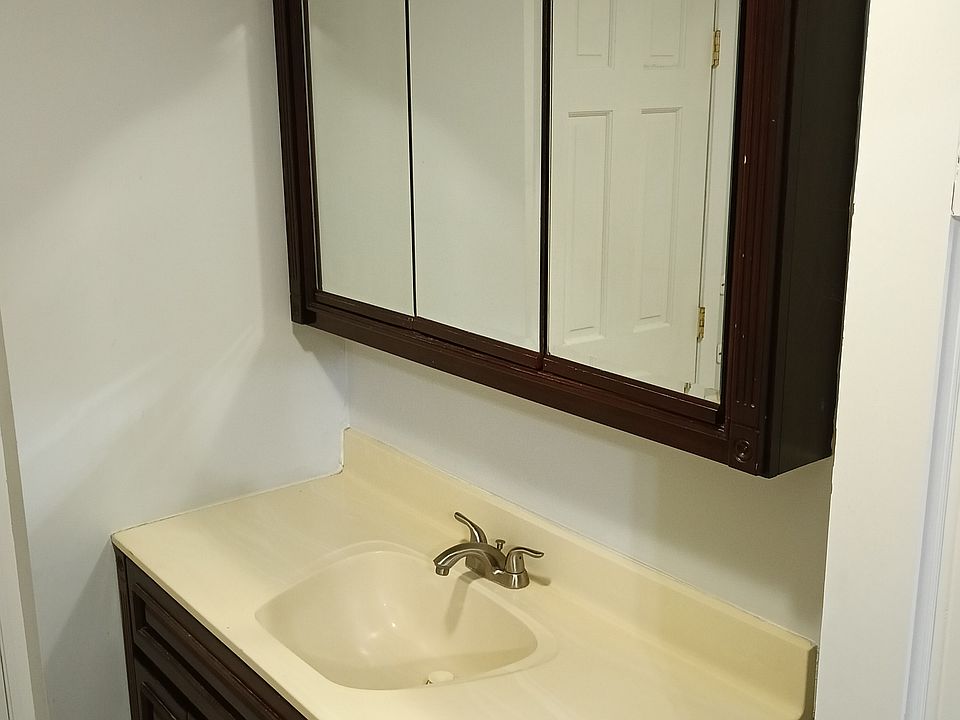 Bathroom vanity