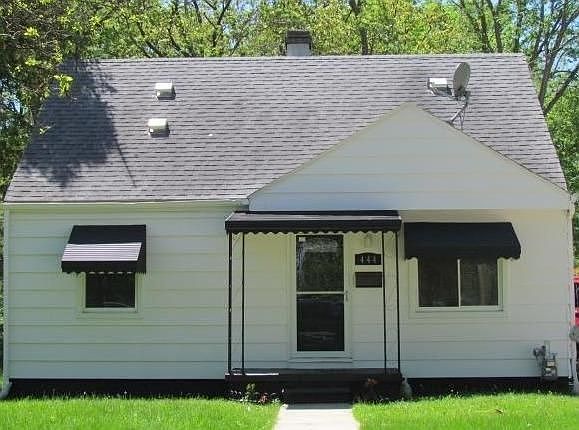 1st image of 444 2nd Ave