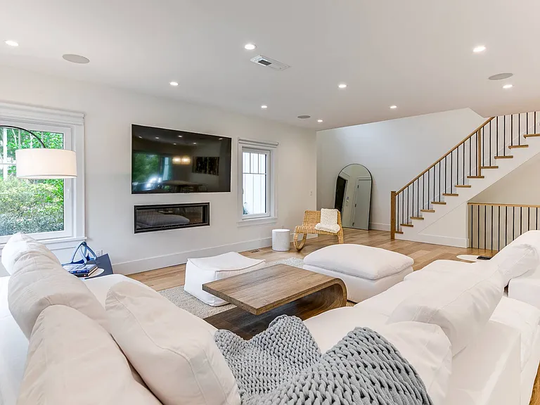 40 Edwards Ave — Photo 7