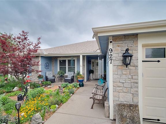 4th image of 927 Jasara Cir