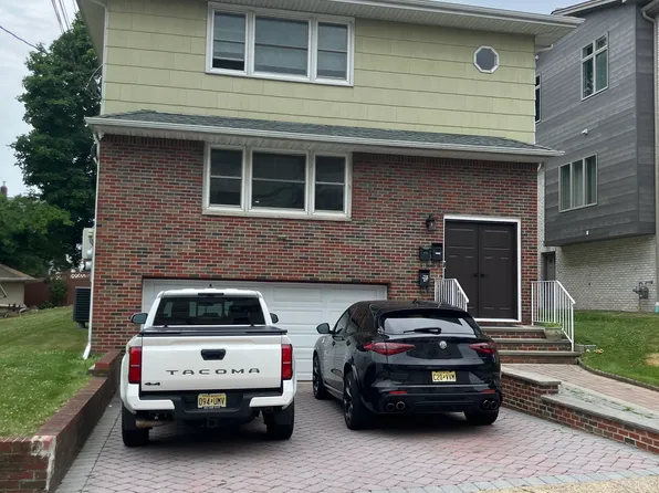 132 E Harriet Ave Floor 1, Palisades Park, NJ 07650