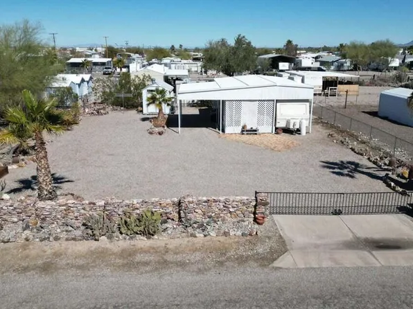 690 W FALCON Drive, Quartzsite, AZ 85346
