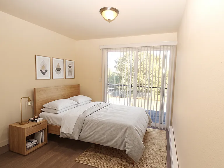 2501 Thorndyke Ave W #303 — Photo 9