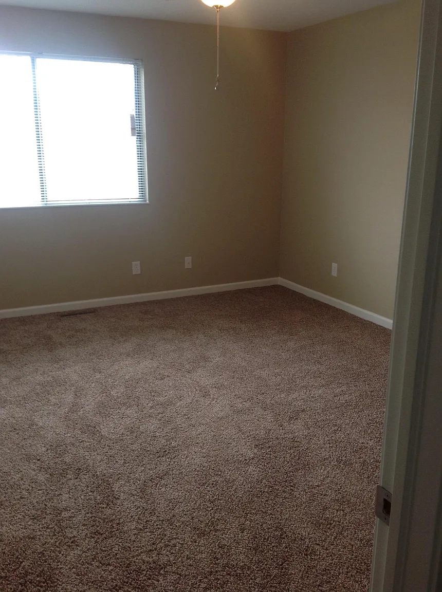1007 Locust Ave photo 1