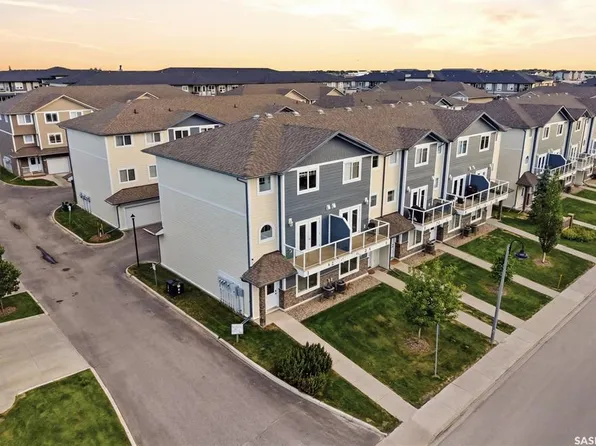 UNIT 220-212 Willis CRESCENT, Saskatoon, SK S7T 0R6