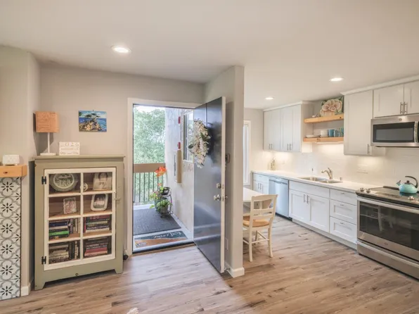 1212 Golden Oaks Ln #1212, Monterey, CA 93940