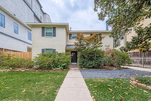 2415 1/2 Rosamond St Photo 1